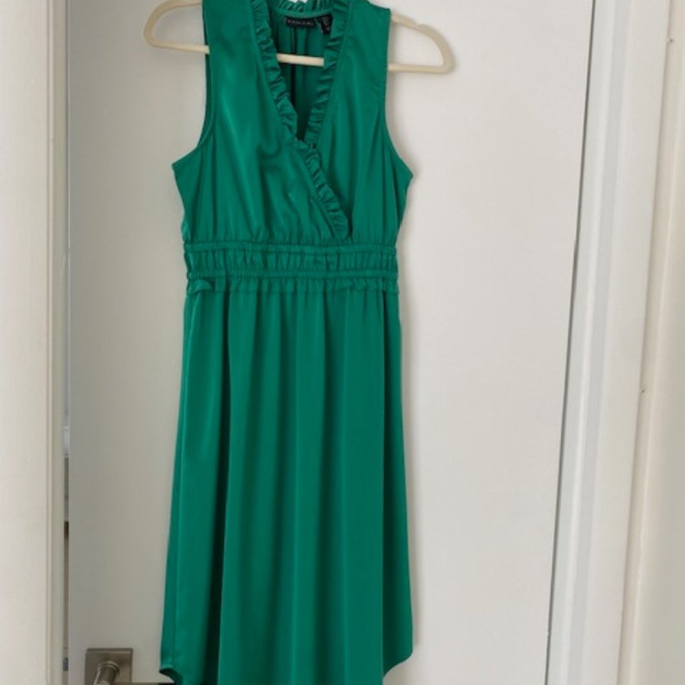 TAHARI EMERALD GREEN SATIN DRESS